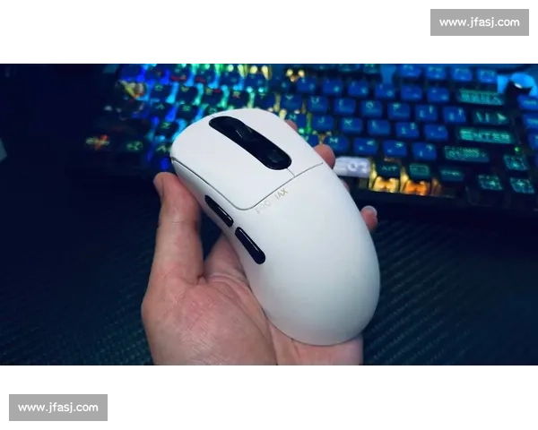 《提升CS比赛表现选择合适的鼠标如何影响你的游戏操作与反应速度》